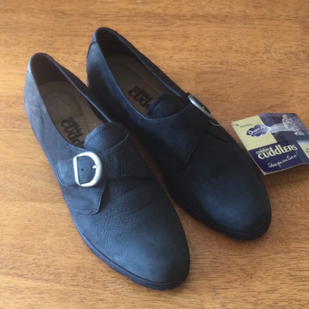NWT Black leather Comfort System shoes
